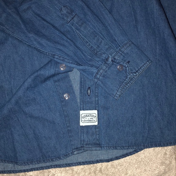 Levi Signature Button up - Picture 3 of 3